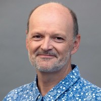 Dr. Luc JULIA